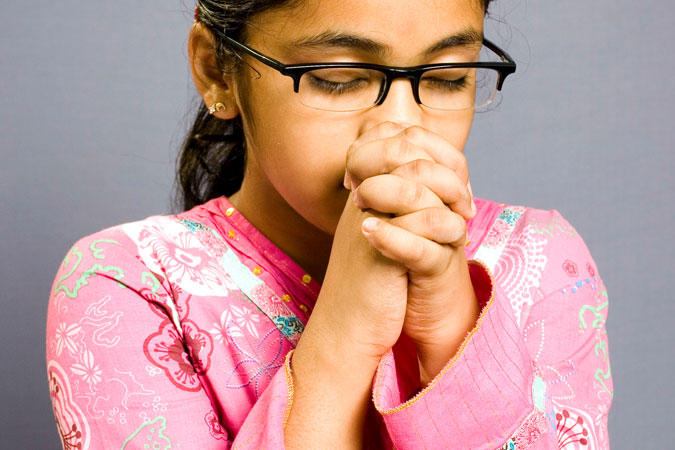 young-girl-praying